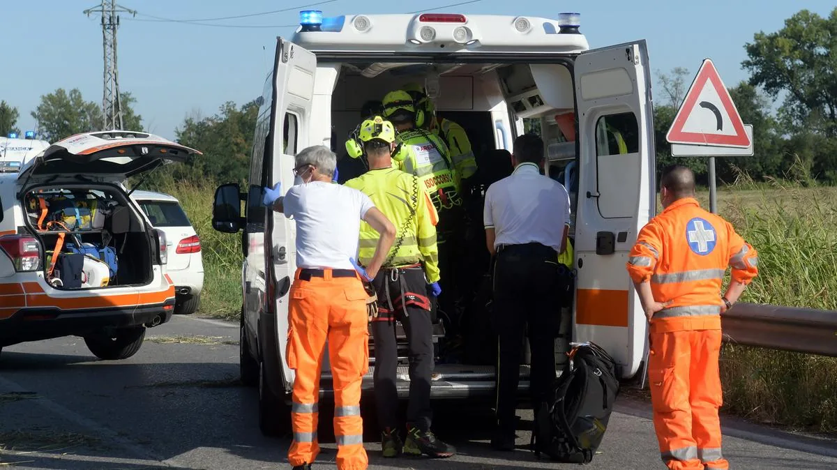 After the accident, he gets up to fill out the CID but then collapses and dies: suspected illness for the driver of the