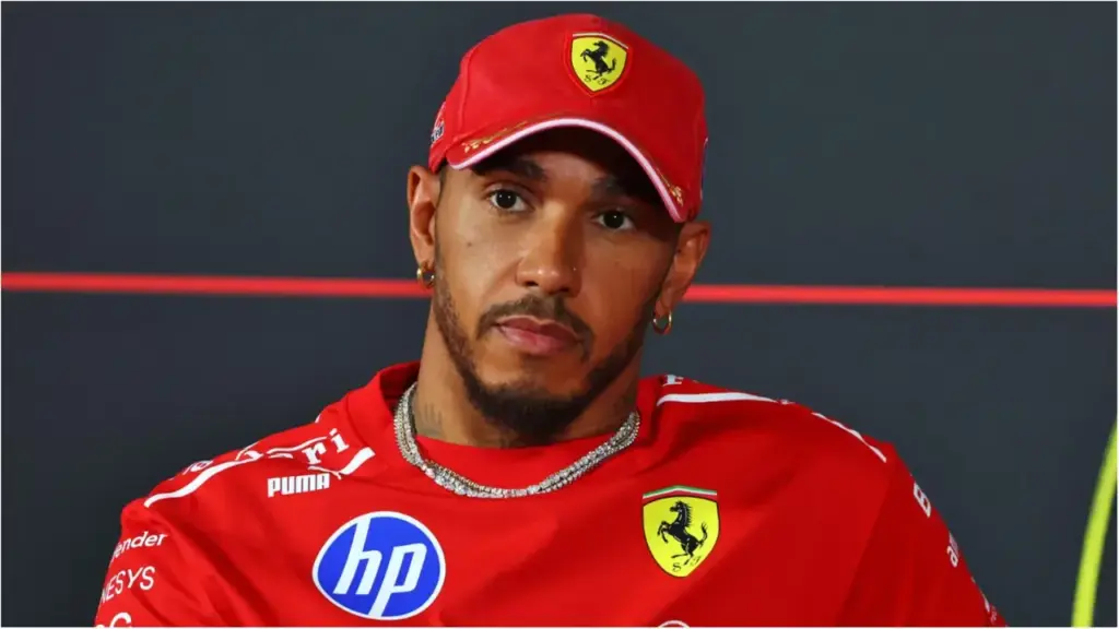 Lewis Hamilton è in pista a Imola: sta testando le gomme Pirelli 2027